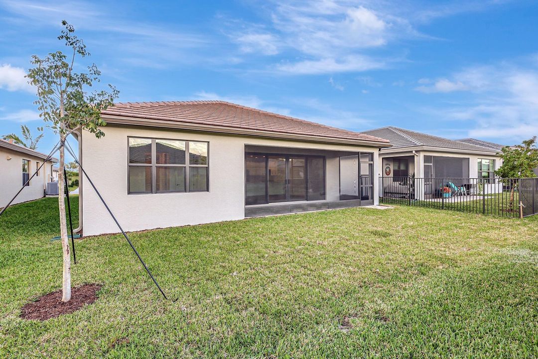 For Rent: $3,400 (2 beds, 2 baths, 1753 Square Feet)