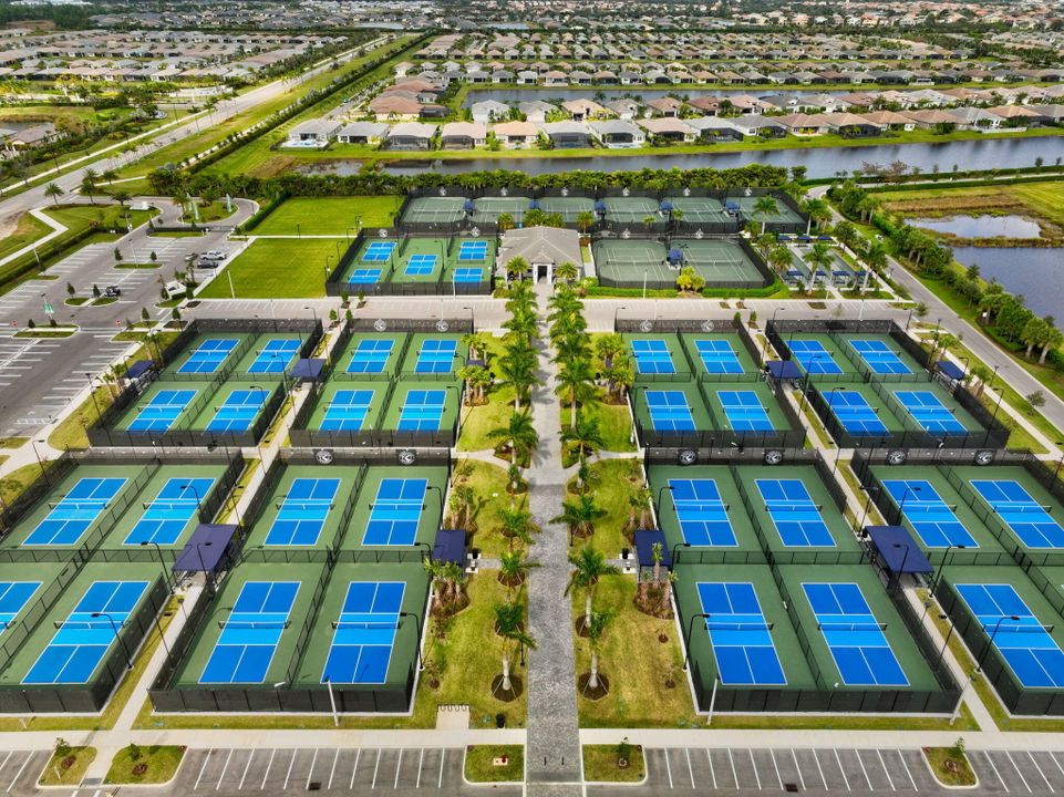 For Rent: $3,400 (2 beds, 2 baths, 1753 Square Feet)