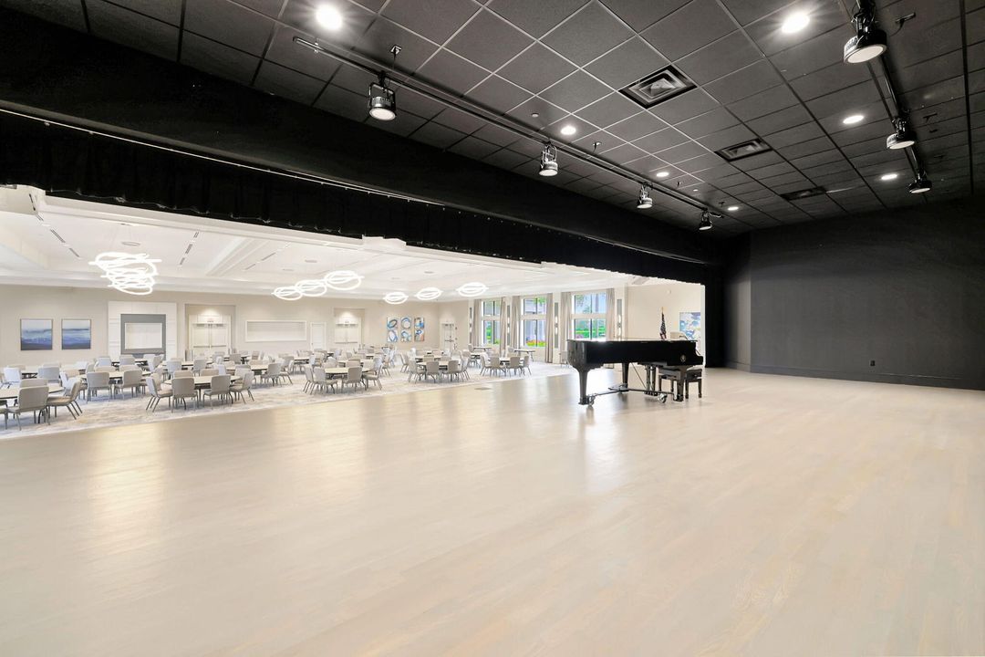 For Rent: $3,400 (2 beds, 2 baths, 1753 Square Feet)