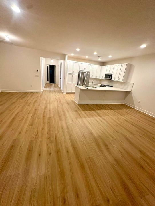 For Rent: $3,400 (2 beds, 2 baths, 1753 Square Feet)