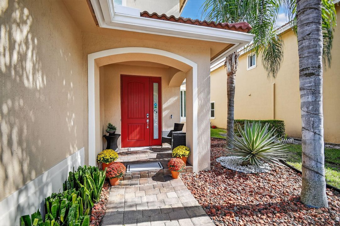 For Sale: $549,000 (4 beds, 2 baths, 2523 Square Feet)