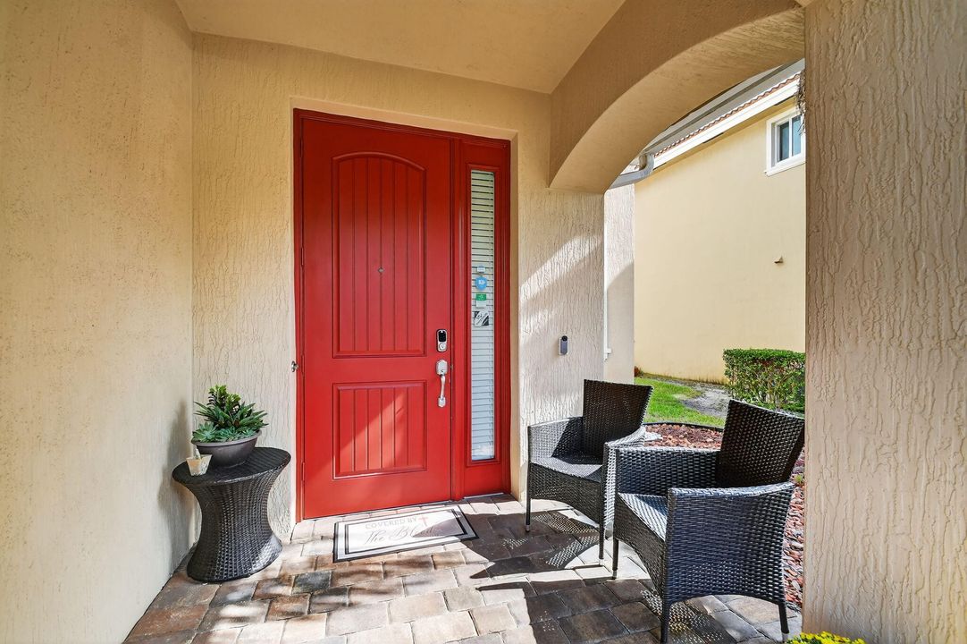 For Sale: $549,000 (4 beds, 2 baths, 2523 Square Feet)