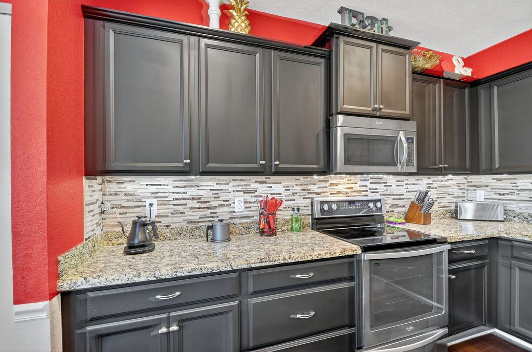 For Sale: $549,000 (4 beds, 2 baths, 2523 Square Feet)