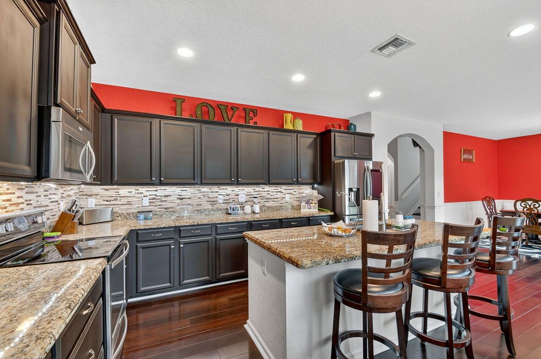 For Sale: $549,000 (4 beds, 2 baths, 2523 Square Feet)