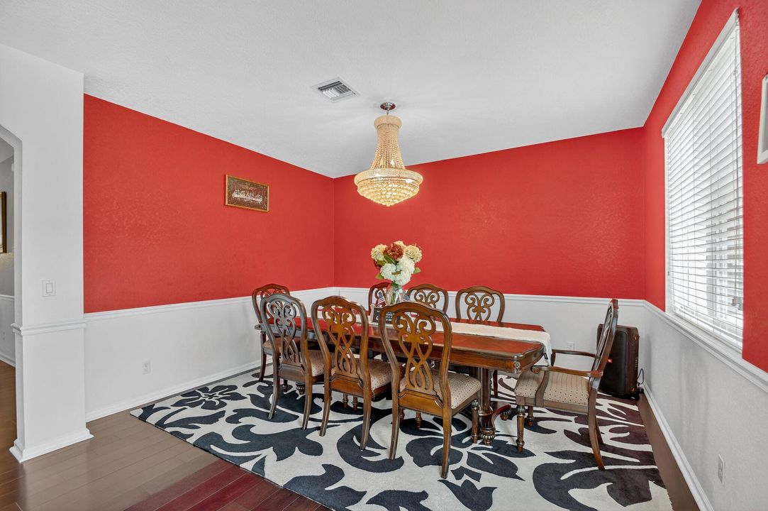 For Sale: $549,000 (4 beds, 2 baths, 2523 Square Feet)