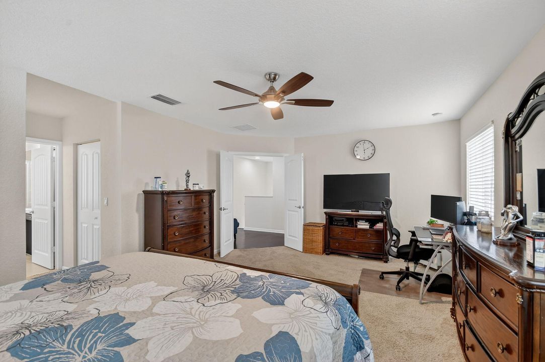 For Sale: $549,000 (4 beds, 2 baths, 2523 Square Feet)