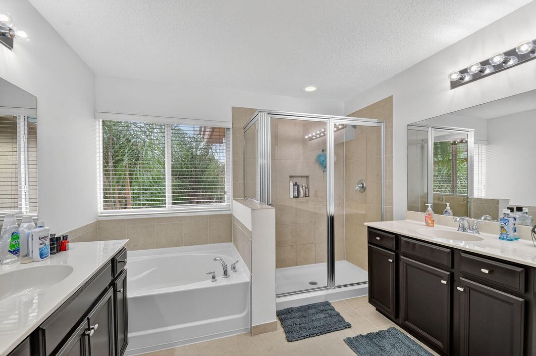 For Sale: $549,000 (4 beds, 2 baths, 2523 Square Feet)