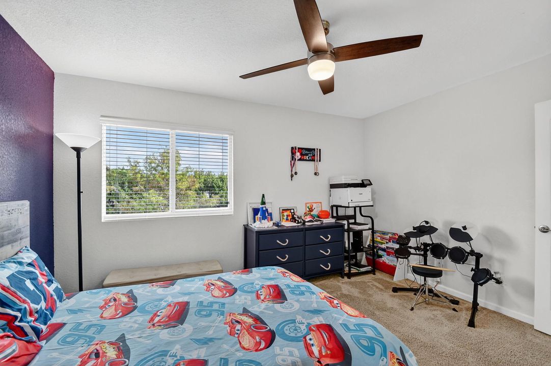 For Sale: $549,000 (4 beds, 2 baths, 2523 Square Feet)