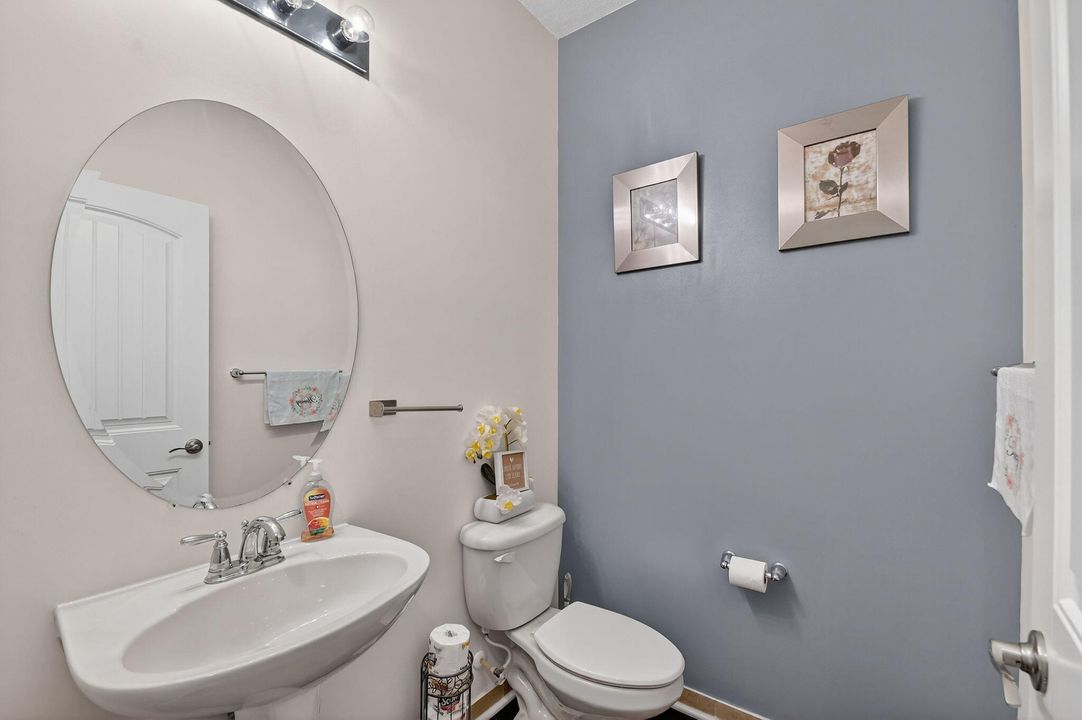 For Sale: $549,000 (4 beds, 2 baths, 2523 Square Feet)