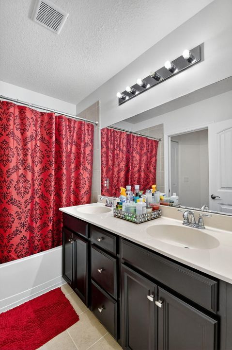 For Sale: $549,000 (4 beds, 2 baths, 2523 Square Feet)