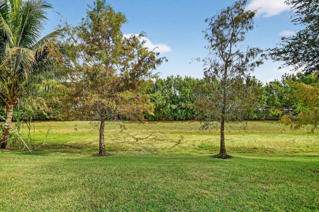 For Sale: $549,000 (4 beds, 2 baths, 2523 Square Feet)