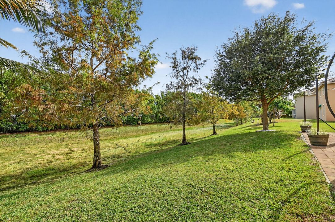 For Sale: $549,000 (4 beds, 2 baths, 2523 Square Feet)