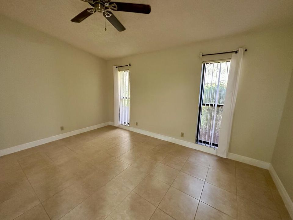 For Rent: $2,400 (3 beds, 2 baths, 1503 Square Feet)