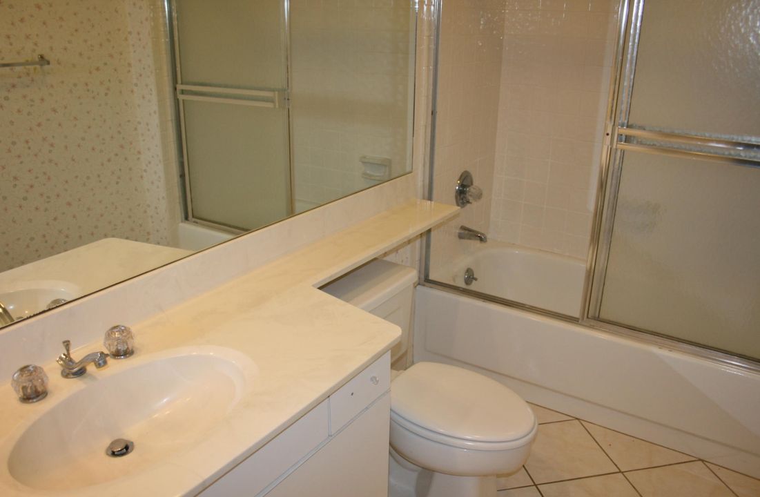 For Rent: $2,400 (3 beds, 2 baths, 1503 Square Feet)