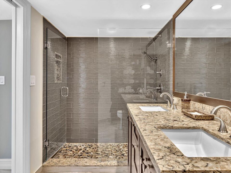 For Rent: $7,750 (2 beds, 2 baths, 1351 Square Feet)