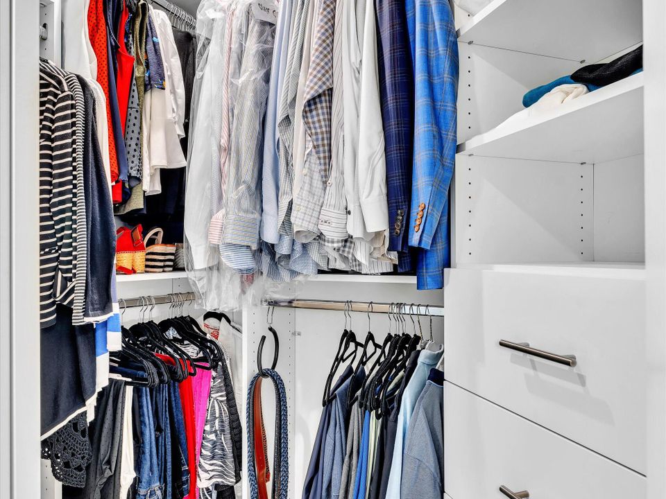 For Rent: $7,750 (2 beds, 2 baths, 1351 Square Feet)