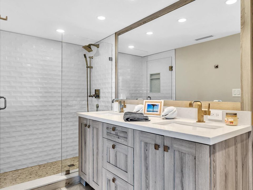 For Rent: $7,750 (2 beds, 2 baths, 1351 Square Feet)