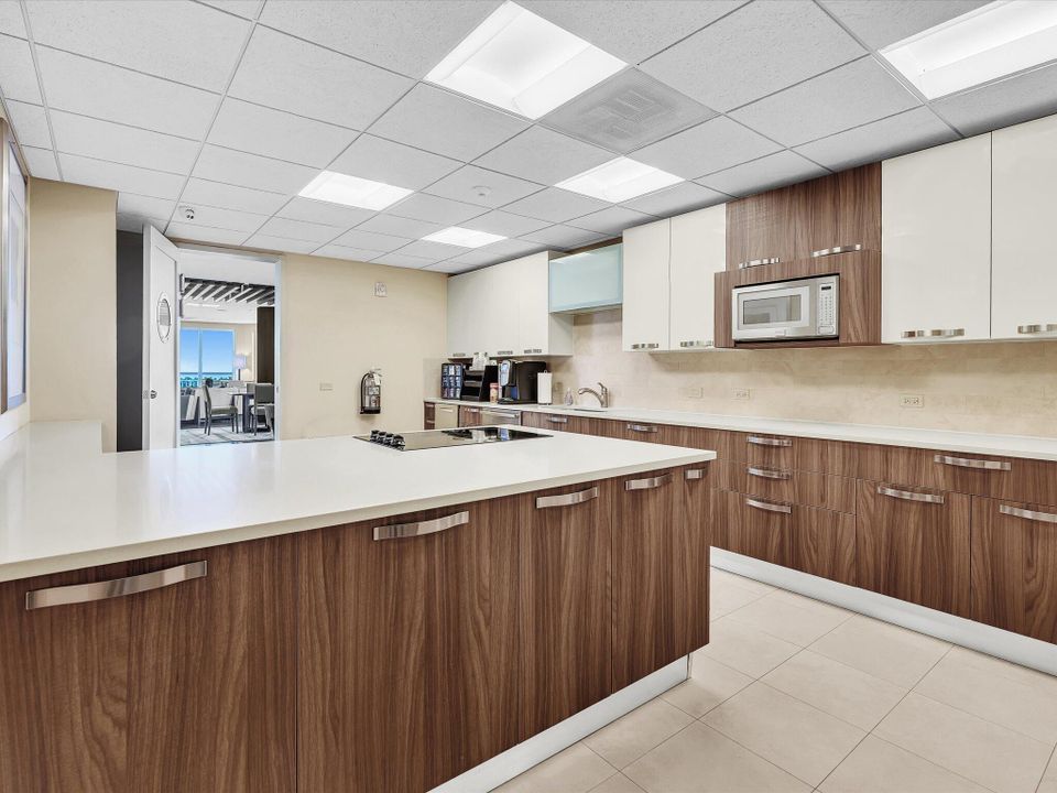 For Rent: $7,750 (2 beds, 2 baths, 1351 Square Feet)