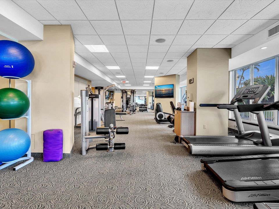 For Rent: $7,750 (2 beds, 2 baths, 1351 Square Feet)