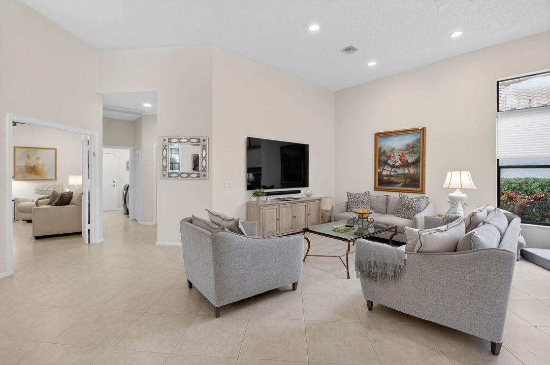 For Sale: $789,000 (3 beds, 2 baths, 2106 Square Feet)