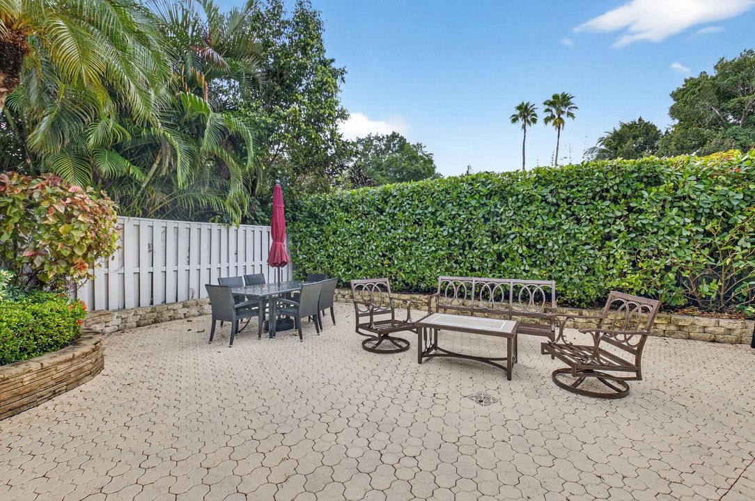 For Sale: $789,000 (3 beds, 2 baths, 2106 Square Feet)