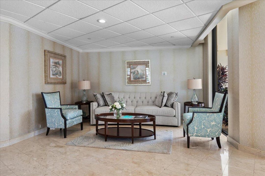 For Sale: $575,000 (2 beds, 2 baths, 1219 Square Feet)