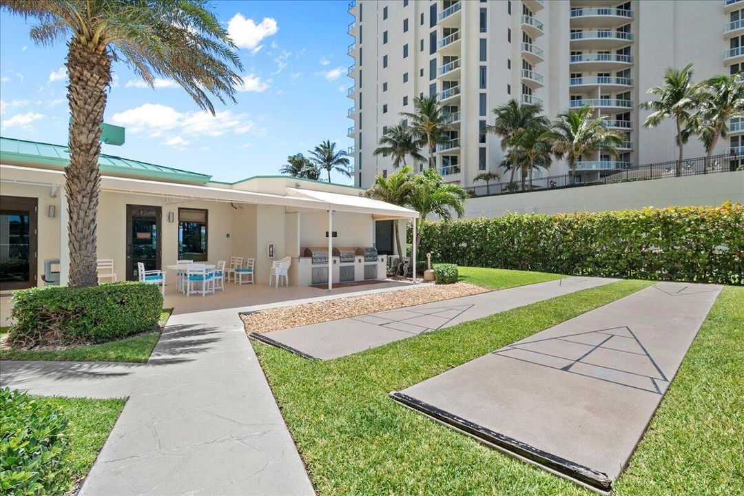 For Sale: $575,000 (2 beds, 2 baths, 1219 Square Feet)