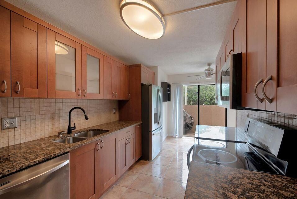 For Rent: $2,799 (3 beds, 2 baths, 1570 Square Feet)