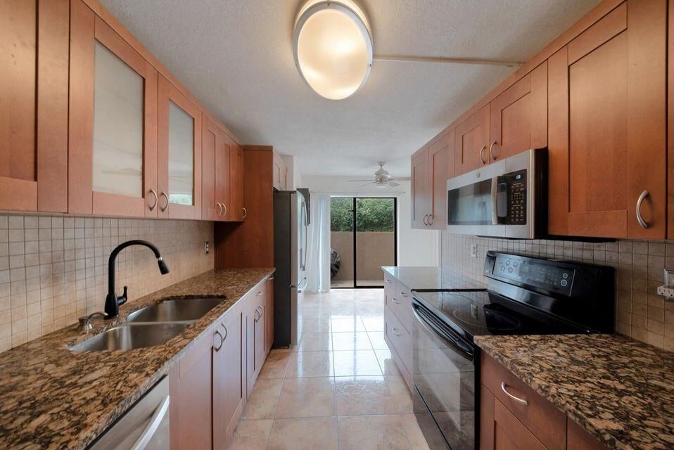 For Rent: $2,799 (3 beds, 2 baths, 1570 Square Feet)