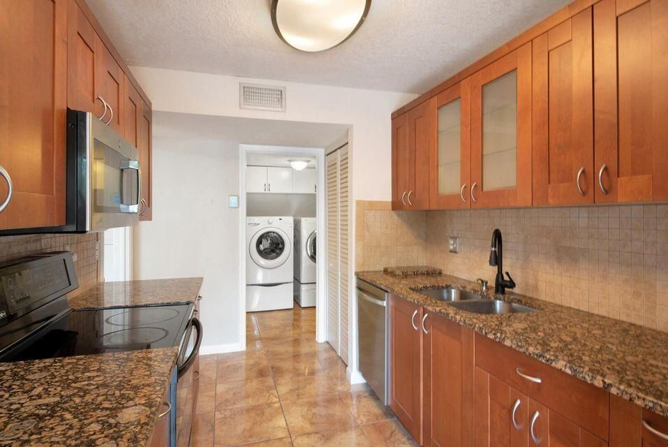 For Rent: $2,799 (3 beds, 2 baths, 1570 Square Feet)