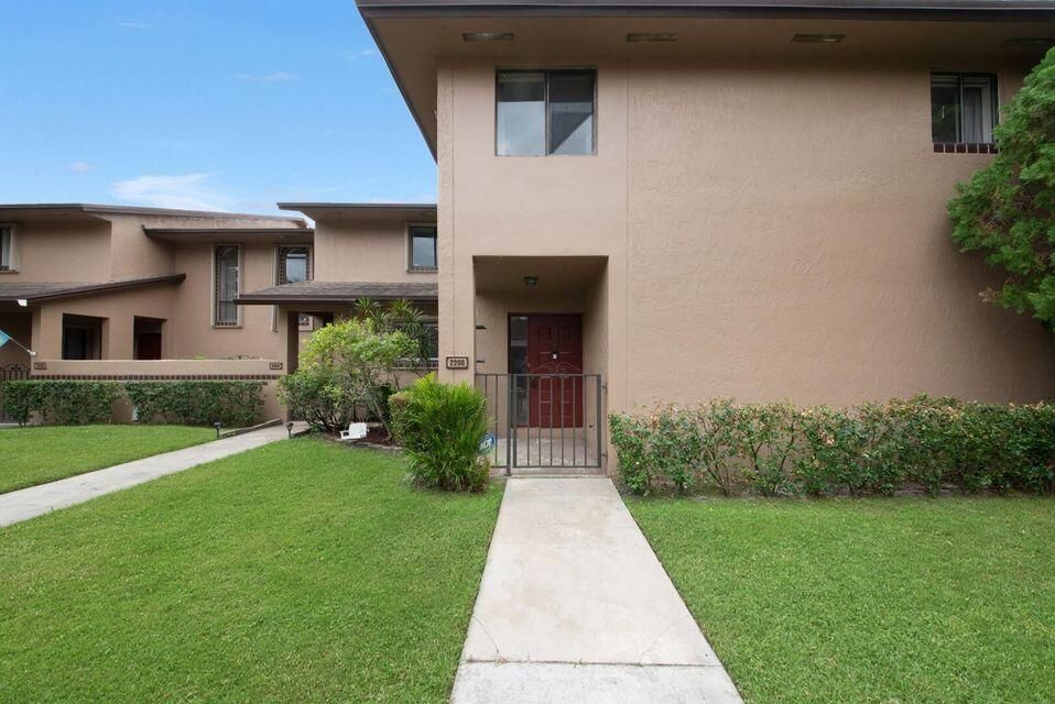 For Rent: $2,799 (3 beds, 2 baths, 1570 Square Feet)