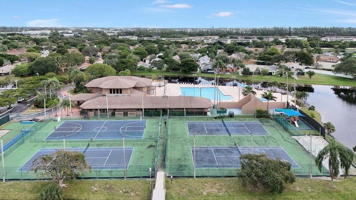 For Rent: $2,799 (3 beds, 2 baths, 1570 Square Feet)