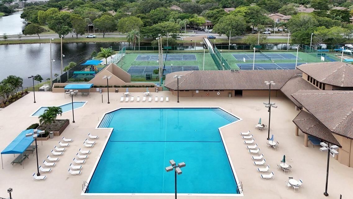 For Rent: $2,799 (3 beds, 2 baths, 1570 Square Feet)