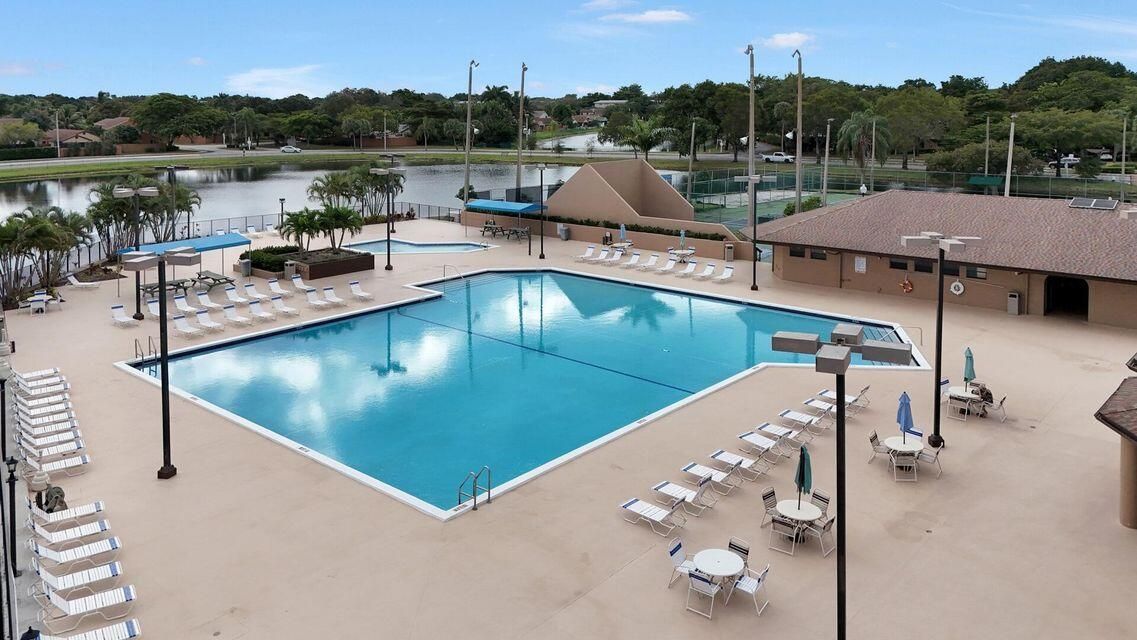 For Rent: $2,799 (3 beds, 2 baths, 1570 Square Feet)