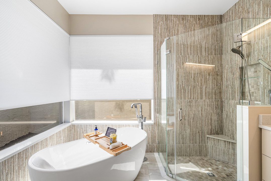 En Venta: $925,000 (3 camas, 2 baños, 2708 Pies cuadrados)