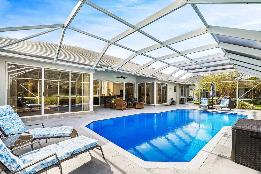 En Venta: $925,000 (3 camas, 2 baños, 2708 Pies cuadrados)