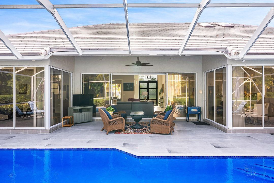 En Venta: $925,000 (3 camas, 2 baños, 2708 Pies cuadrados)