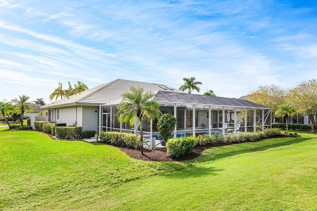 En Venta: $925,000 (3 camas, 2 baños, 2708 Pies cuadrados)