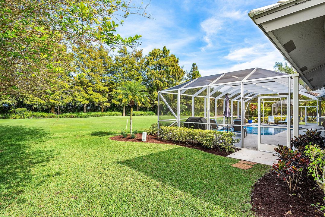 En Venta: $925,000 (3 camas, 2 baños, 2708 Pies cuadrados)