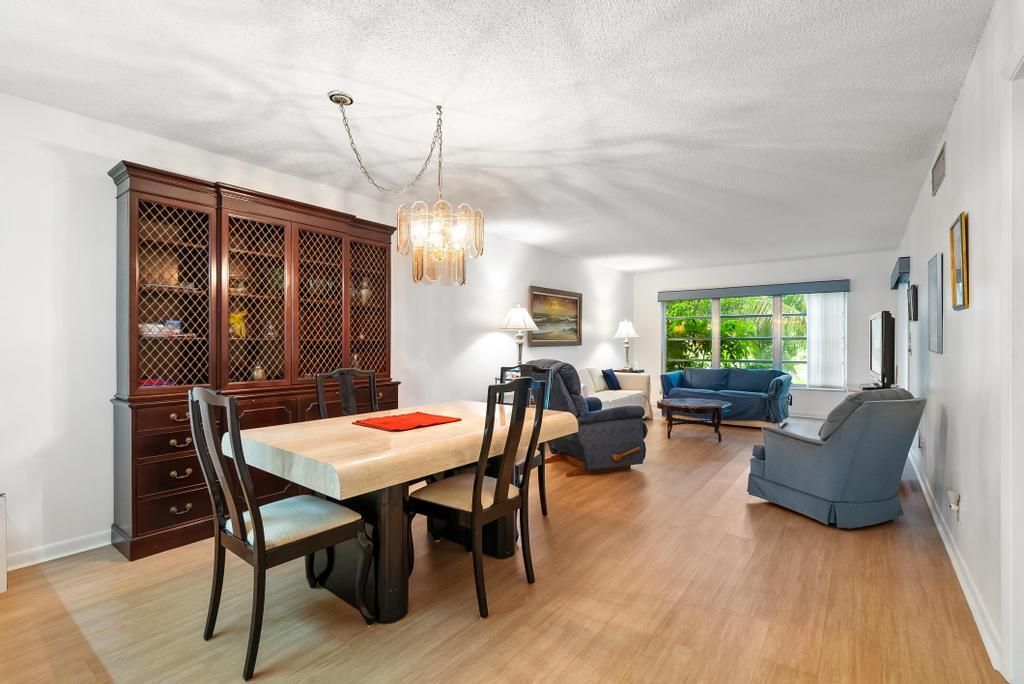 На продажу: $140,000 (2 спален, 2 ванн, 1198 Квадратных фут)