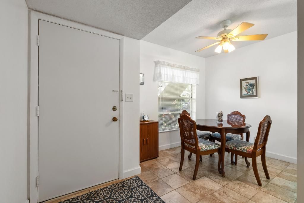 На продажу: $140,000 (2 спален, 2 ванн, 1198 Квадратных фут)