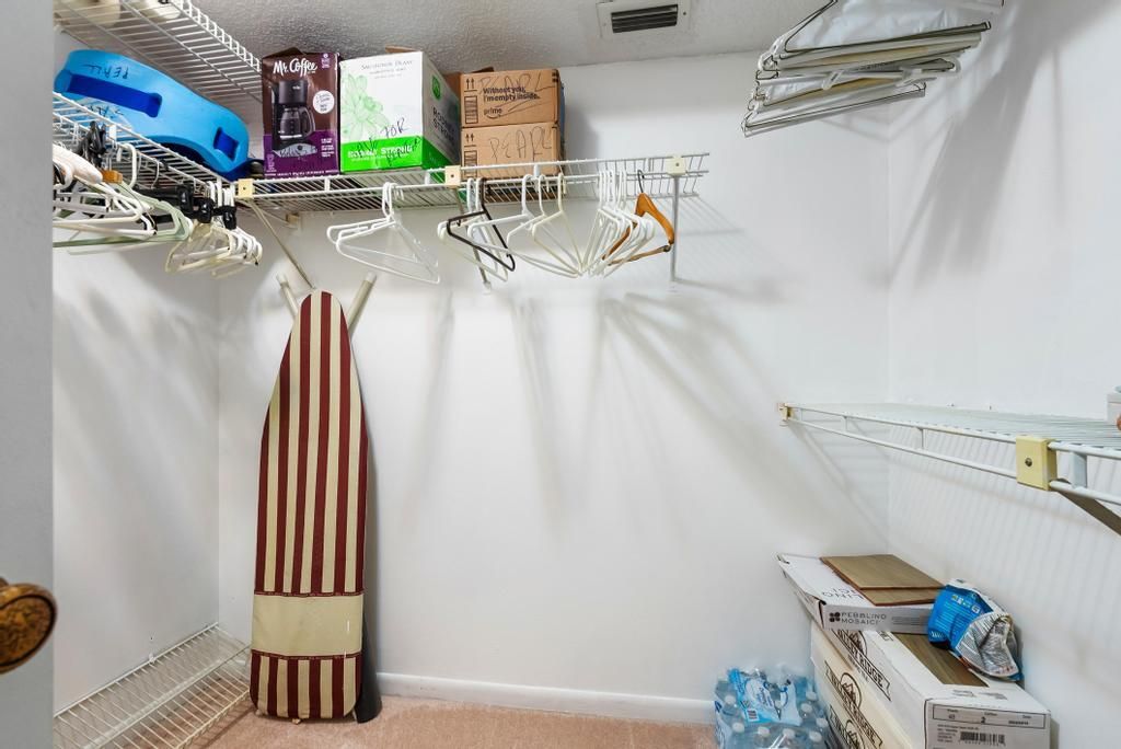 На продажу: $140,000 (2 спален, 2 ванн, 1198 Квадратных фут)