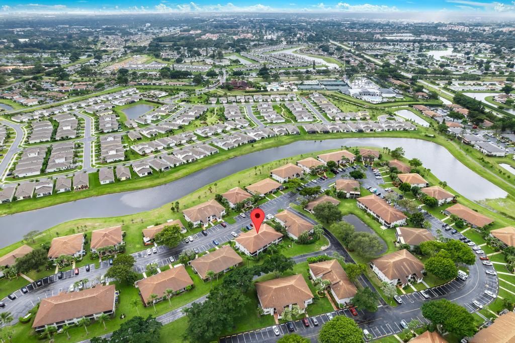 На продажу: $140,000 (2 спален, 2 ванн, 1198 Квадратных фут)