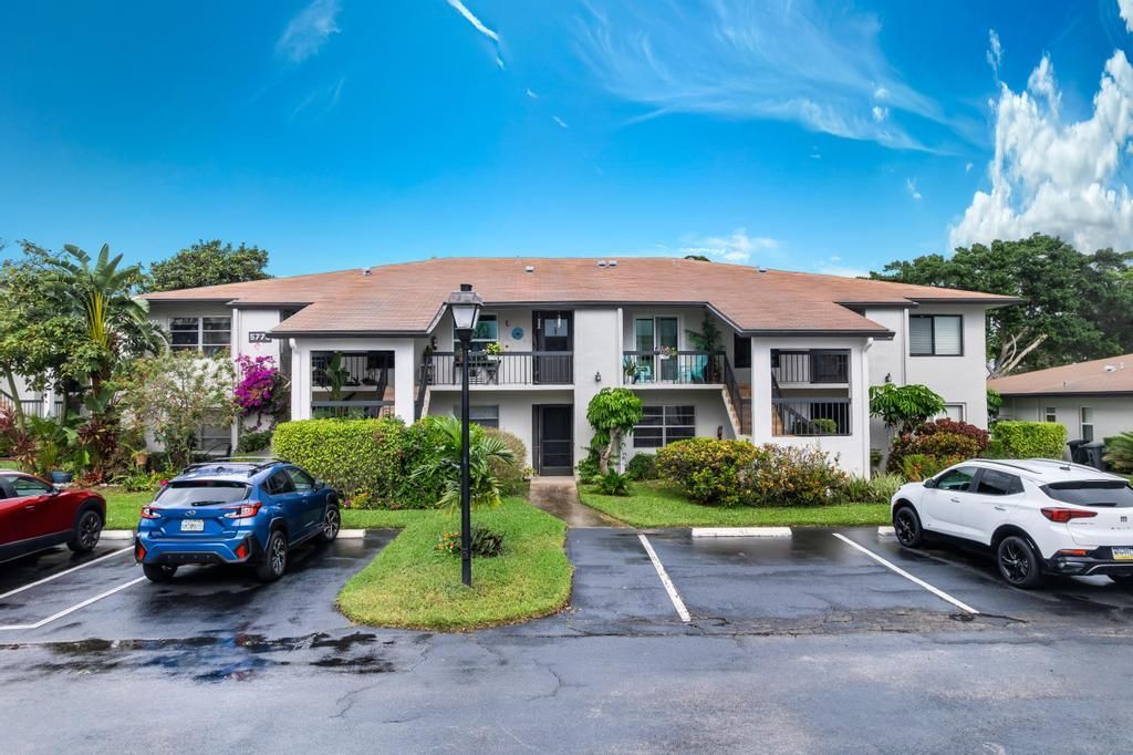 На продажу: $140,000 (2 спален, 2 ванн, 1198 Квадратных фут)