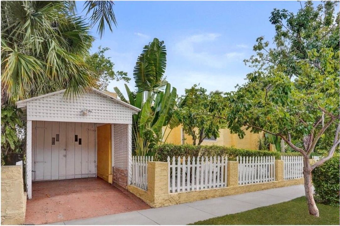 For Rent: $5,000 (2 beds, 2 baths, 1216 Square Feet)