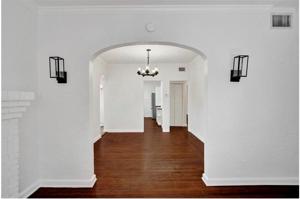 For Rent: $5,000 (2 beds, 2 baths, 1216 Square Feet)