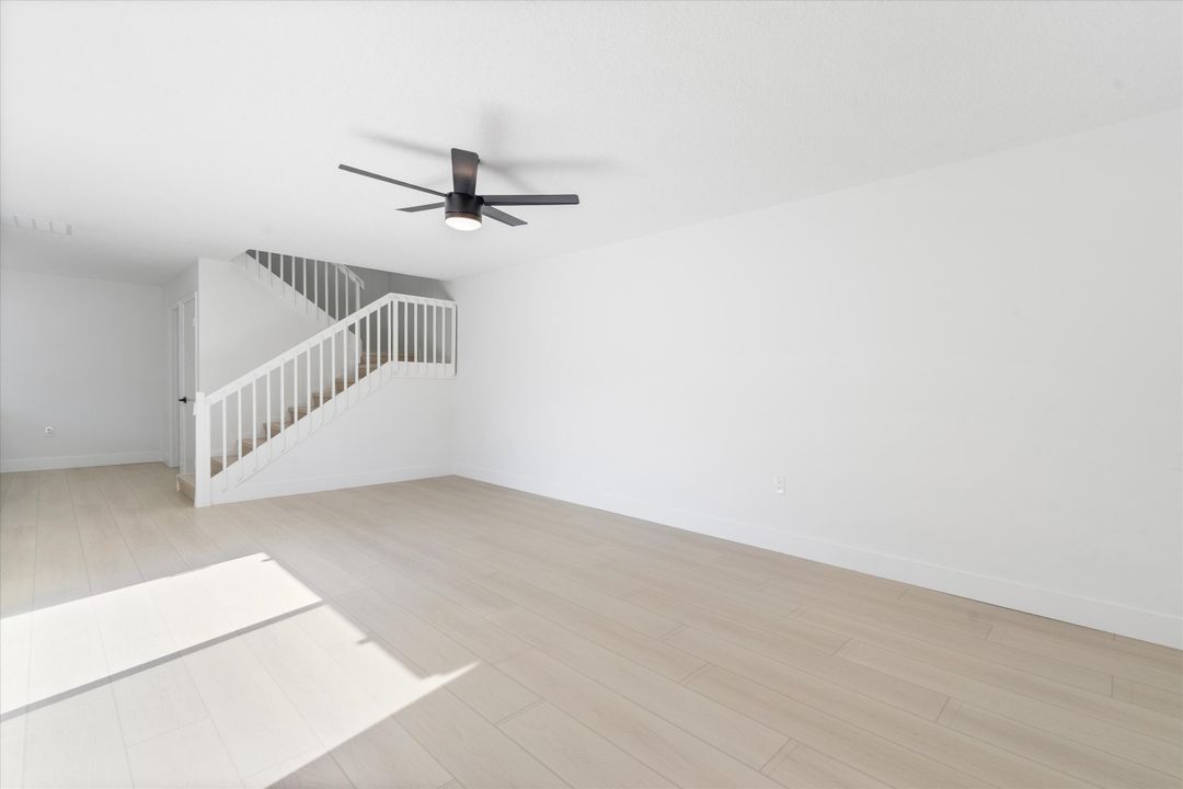 待售: $399,000 (2 贝兹, 2 浴室, 1235 平方英尺)