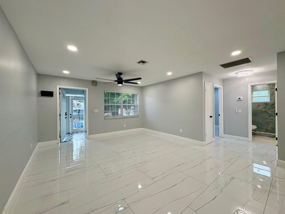 En Renta: $2,850 (3 camas, 2 baños, 1708 Pies cuadrados)