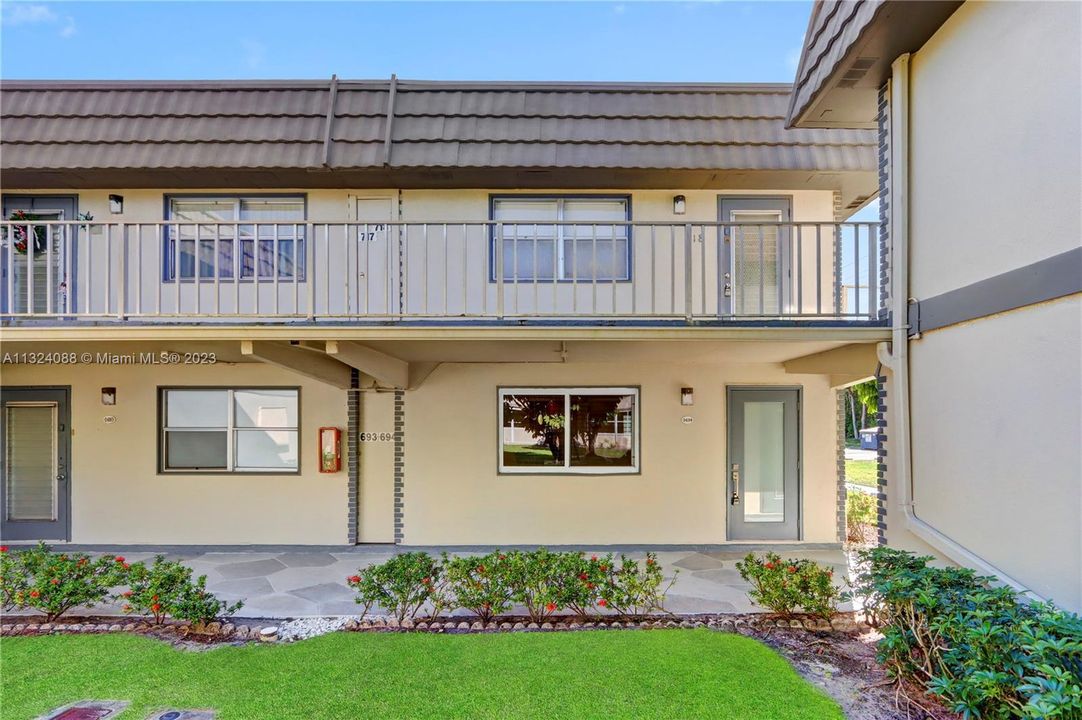 For Rent: $1,700 (1 beds, 1 baths, 720 Square Feet)