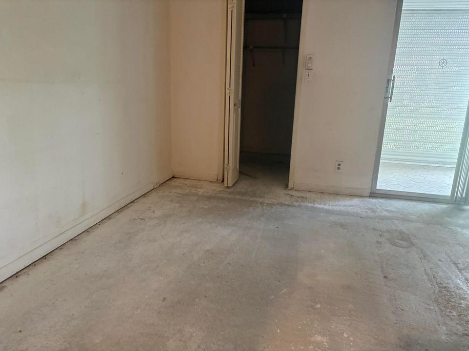 For Sale: $125,000 (2 beds, 2 baths, 1156 Square Feet)